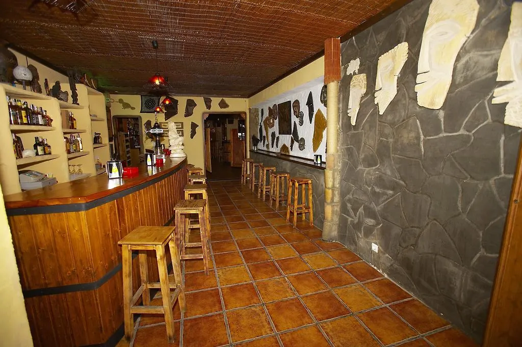 Hostal La Sierra El Bosque 0*,