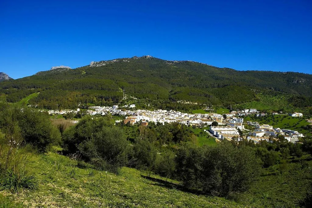Hostal La Sierra El Bosque Guest house